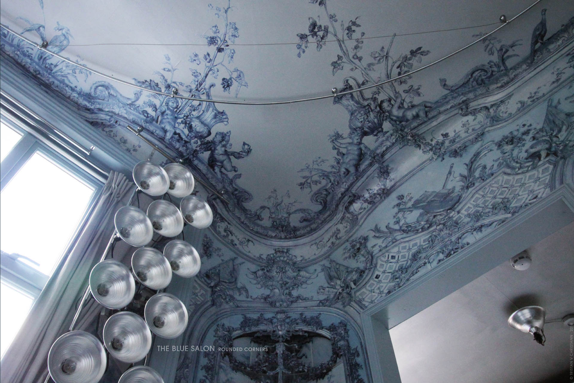 The Blue Salon, Rounded Corners